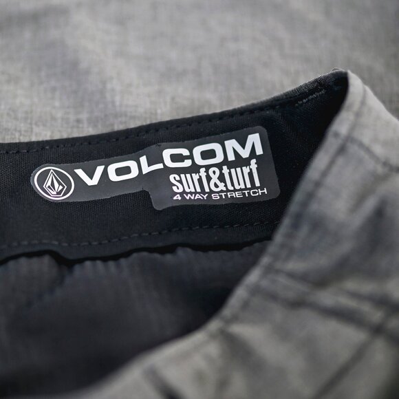 NWOT Volcom Surf and Turf 4-Way Stretch Men's Size 29 Shorts - Picture 1 of 5